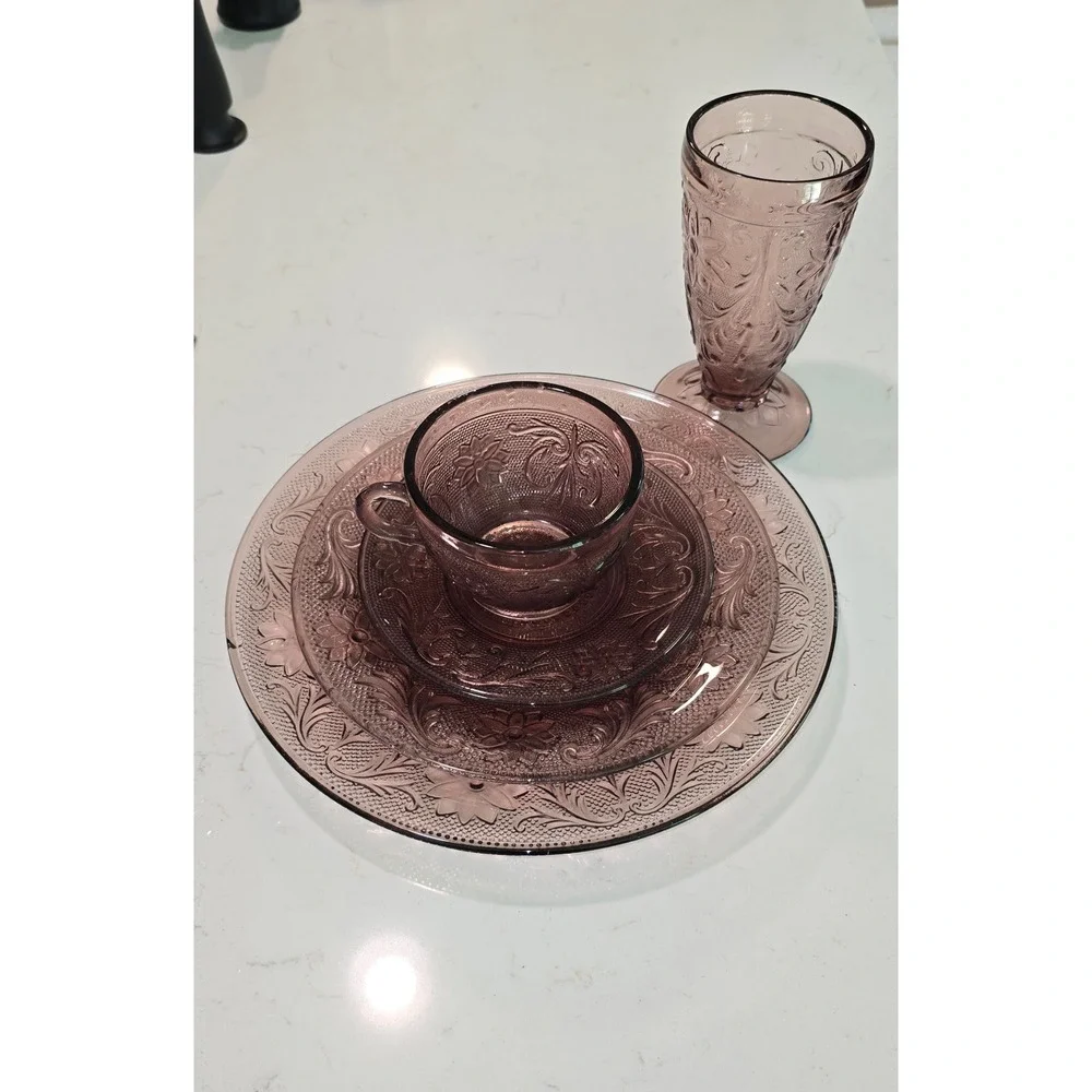 Tiara Exclusives Sandwich Amethyst Purple Glass 5 Piece Place‎ Setting Vintage